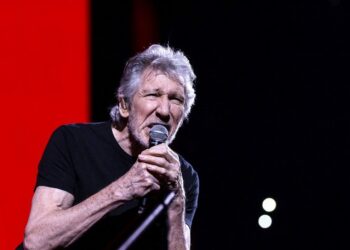 Roger Waters volvió a expresarse contra Israel, acusó al país de propagar “mentiras sucias” y tuvo un extraño comportamiento durante una entrevista