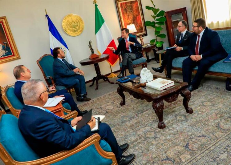 El Salvador e Italia refuerzan lazos de amistad con reunión bilateral