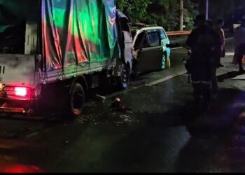 Grave accidente de tránsito en autopista a Comalapa deja varios lesionados esta madrugada