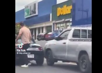 VIDEO | Conductor protagoniza acto de intolerancia en la vía pública sobre bulevar Los Próceres