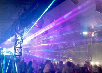Alcalde de San Salvador Este prohíbe fiestas nocturnas con discomóviles
