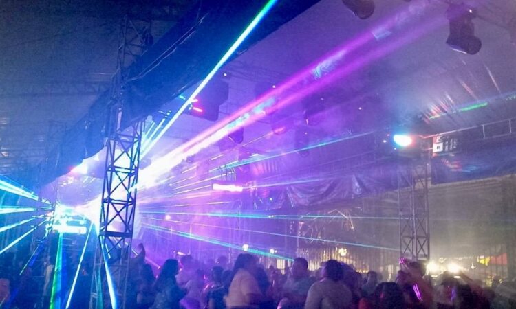 Alcalde de San Salvador Este prohíbe fiestas nocturnas con discomóviles