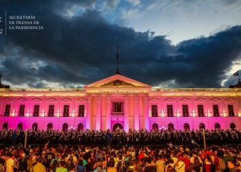 Banda El Salvador se presentó con éxito en el Centro Histórico de San Salvador