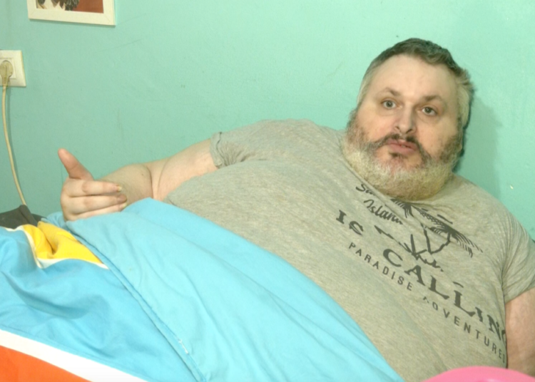 VIDEOS: Evacuan a un español de 300 kilos que llevaba 6 meses sin poder levantarse de la cama