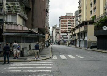 Protestas con cacerolazos se extienden a todo Caracas