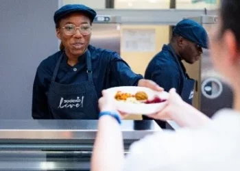 Muchas quejas por la comida en la Villa Olímpica de París 2024