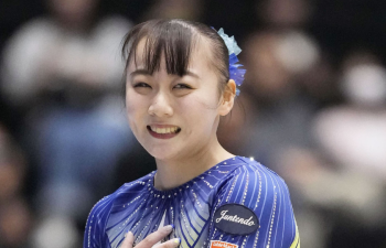 Japón expulsa de París 2024 a su capitana de gimnasia artística por fumar y beber