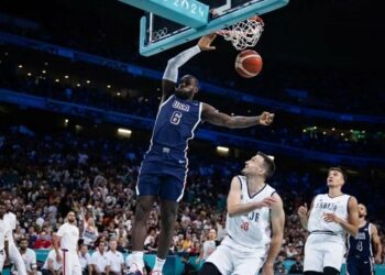 El Dream Team se estrena con victoria en París 2024, tras derrotar a Serbia en baloncesto