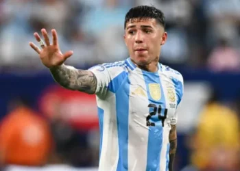 La Liga Premier prepara dura sanción contra Enzo Fernández