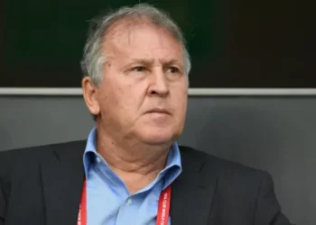 Roban en París a la leyenda del fútbol brasileño Zico más de 500.000 dólares en pertenencias y dinero