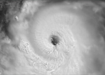 El huracán Beryl tocó tierra en la isla Carriacou de Granada en el Caribe