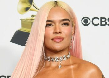 Karol G desmiente que haya escrito una canción para Nicolás Maduro