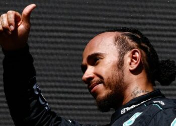 Hamilton gana GP de Bélgica tras descalificación de Russell