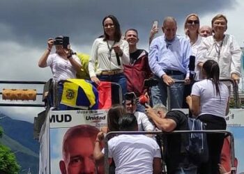 María Corina Machado y Edmundo González Urrutia realizan una multitudinaria concentración en Caracas