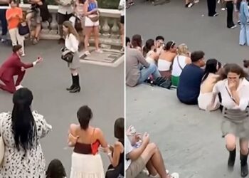 Mujer huye tras propuesta de matrimonio pública frente a la Torre Eiffel