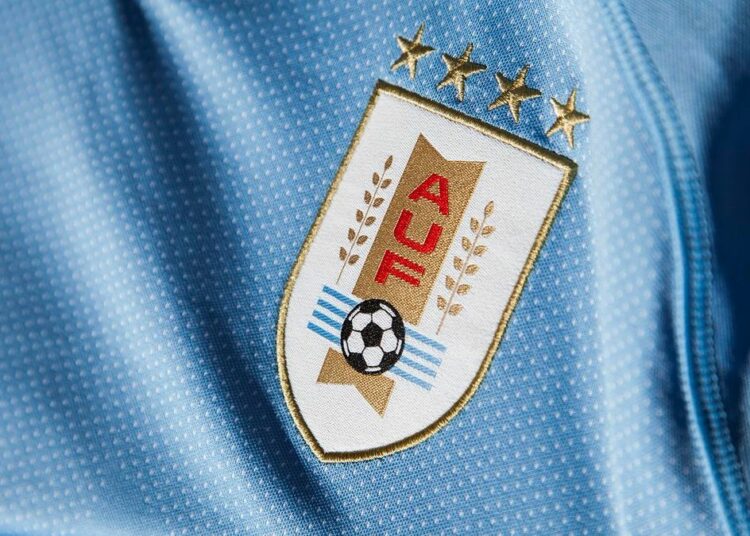 Conmebol reconoce solo 2 mundiales a Uruguay y reavivó la polémica por las 4 estrellas