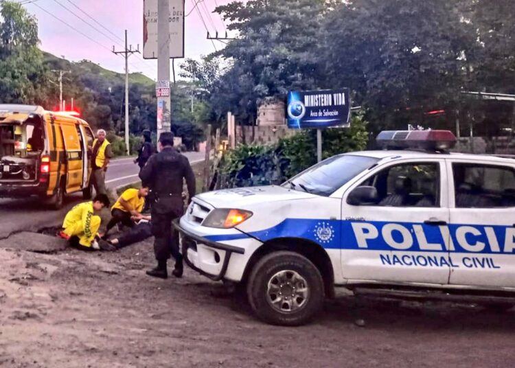 Hombre de la tercera edad fue arrollado en Santa Ana