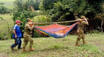 Soldados rescatan a un hombre de 87 años que se extravió en el campo en Zaragoza, La Libertad Este