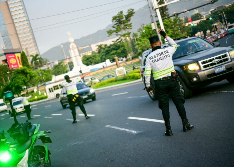 Se intensifican controles vehiculares en la víspera de periodo vacacional
