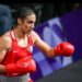 La argelina Imane Khelif, la boxeadora cuestionada por su género, gana el oro