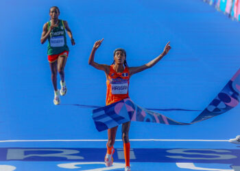 Sifan Hassan logra oro olímpico en maratón, establece récord