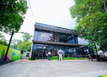 Realizan conversatorio con comités juveniles en el Día Internacional de la Juventud