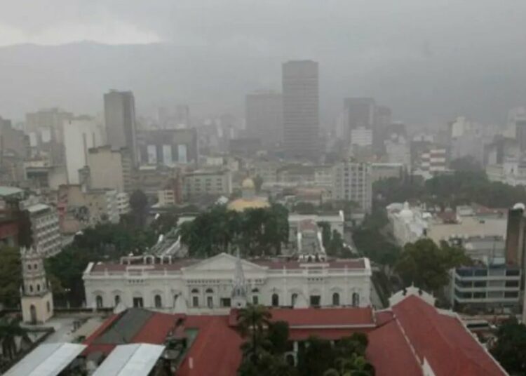 Tormenta Ernesto se fortalece en su ruta hacia Puerto Rico