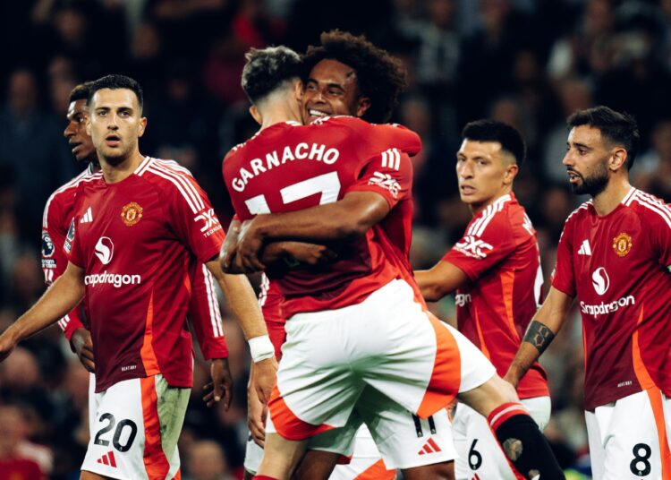 Manchester United debutó en la Premier League con un triunfo en casa sobre Fulham