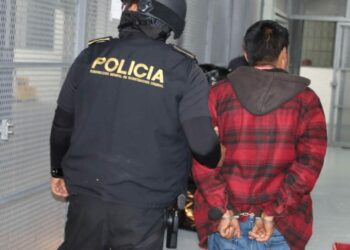 Arrestan en Guatemala a un traficante de personas por la muerte de 53 migrantes en Texas