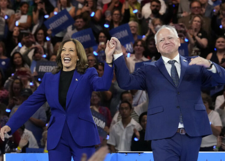 Kamala Harris aceptó formalmente la nominación demócrata