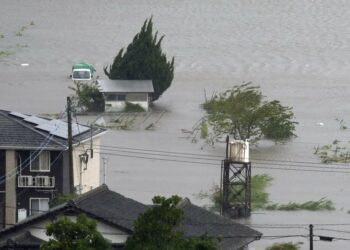 El tifón Shanshan toca tierra y deja al menos tres muertos y un desaparecido al suroeste de Japón