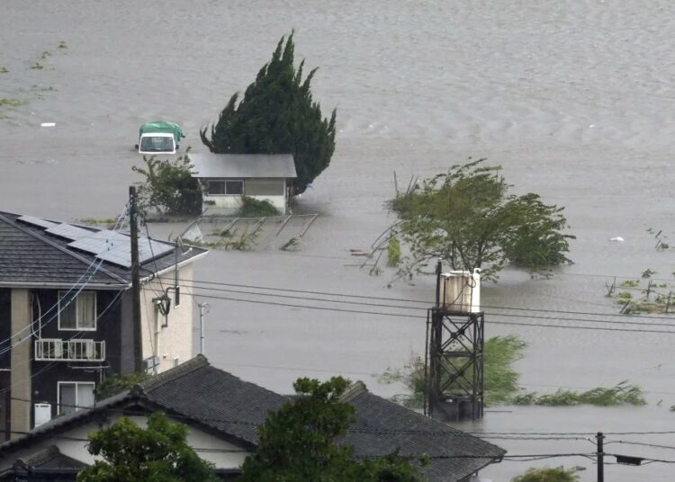 El tifón Shanshan toca tierra y deja al menos tres muertos y un desaparecido al suroeste de Japón