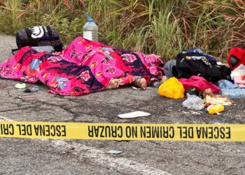 Atropellan a migrantes que caminaban en carretera del sur de México, hay 3 muertos y 17 heridos