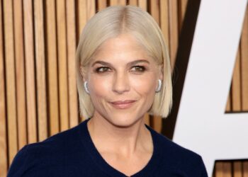 Selma Blair ‘sigue en remisión’ de la esclerosis múltiple