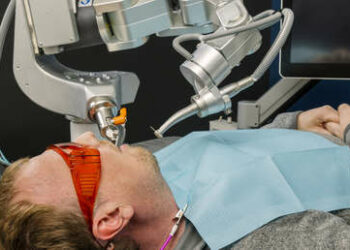 Un robot completa el primer tratamiento dental totalmente automatizado del mundo en un ser humano
