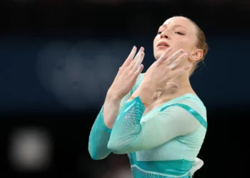 La gimnasta rumana Barbosu recupera el bronce en suelo que disputó con Chiles