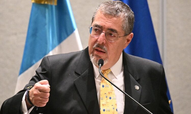 Fiscalía de Guatemala pide retirar inmunidad al presidente Bernardo Arévalo