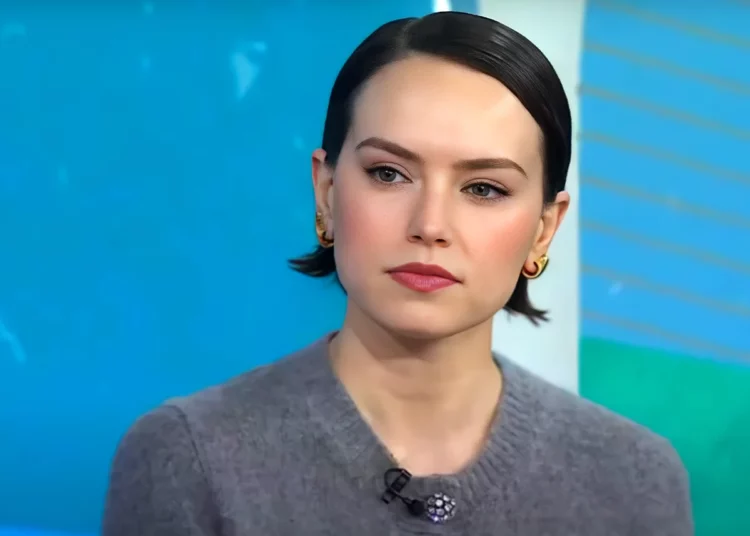 Daisy Ridley reveló que padece una enfermedad autoinmune: “Pensaba que estaba enojada con el mundo”