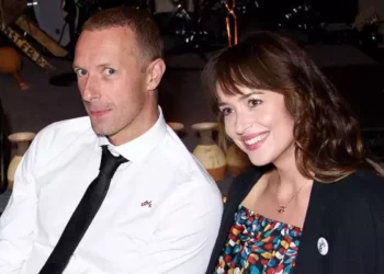 Representante de Dakota Johnson desmintió los rumores de su separación con Chris Martin