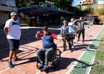 Roberto Hernández está en Juegos Paralímpicos como entrenador de paratletas costarricenses