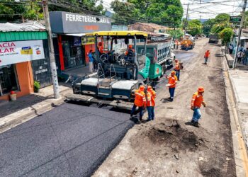 Gobierno inicia reparación de la calle municipal El Calvario, en Cuscatancingo