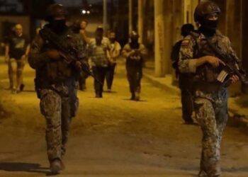 Decretan toque de queda en Ecuador por ola criminal imparable