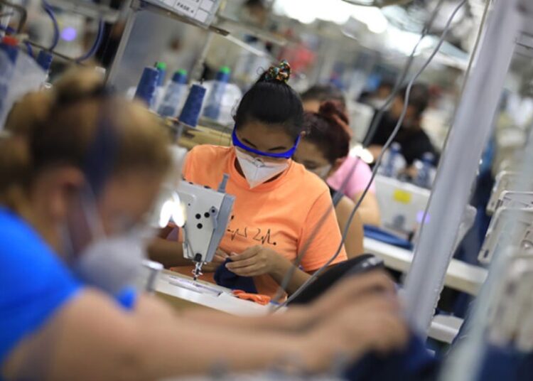 Prevén un cierre positivo en el sector industrial para 2024