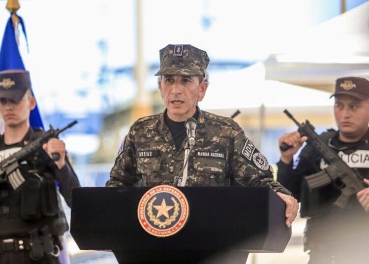 El Salvador alcanza nuevo récord de mayor distancia en incautación de droga, destaca Merino Monroy 