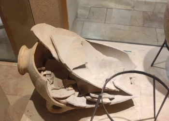 Niño de cuatro años rompe un jarrón de 3.500 años de antigüedad en un museo de Israel