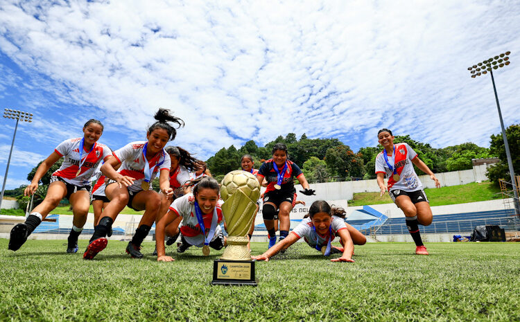 Centro Escolar Alberto Guerra Trigueros es el campeón del fútbol femenino estudiantil