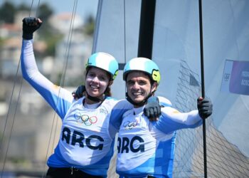 Los argentinos Majdalani y Bosco ganaron la medalla de plata en vela de París 2024