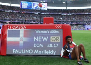 La dominicana Marileidy Paulino rompe récord olímpico en los 400m