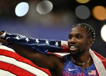 El estadounidense Noah Lyles, campeón de los 100 metros olímpicos por 5 milésimas de segundo