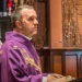 Un sacerdote en Nueva York robó 650.000 dólares de donaciones para darse una vida de lujo